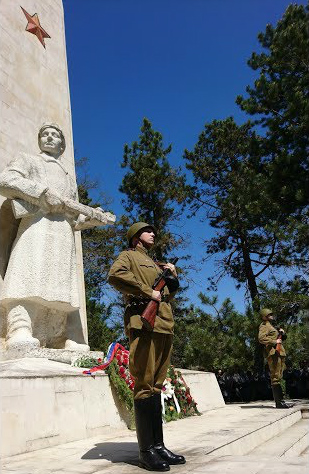 О памятнике советским солдатам и офицерам в Добриче...