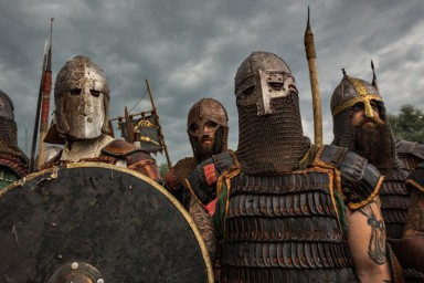 Блистает бешенством берсерк